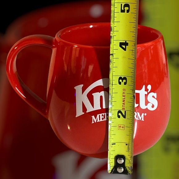 Knotts Merry Farm Etched Snowflake Red Christmas Ceramic Coffee Mug New - Picture 8 of 10